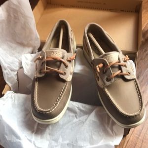Sperry Rosefish Size 8.5.  New in Box